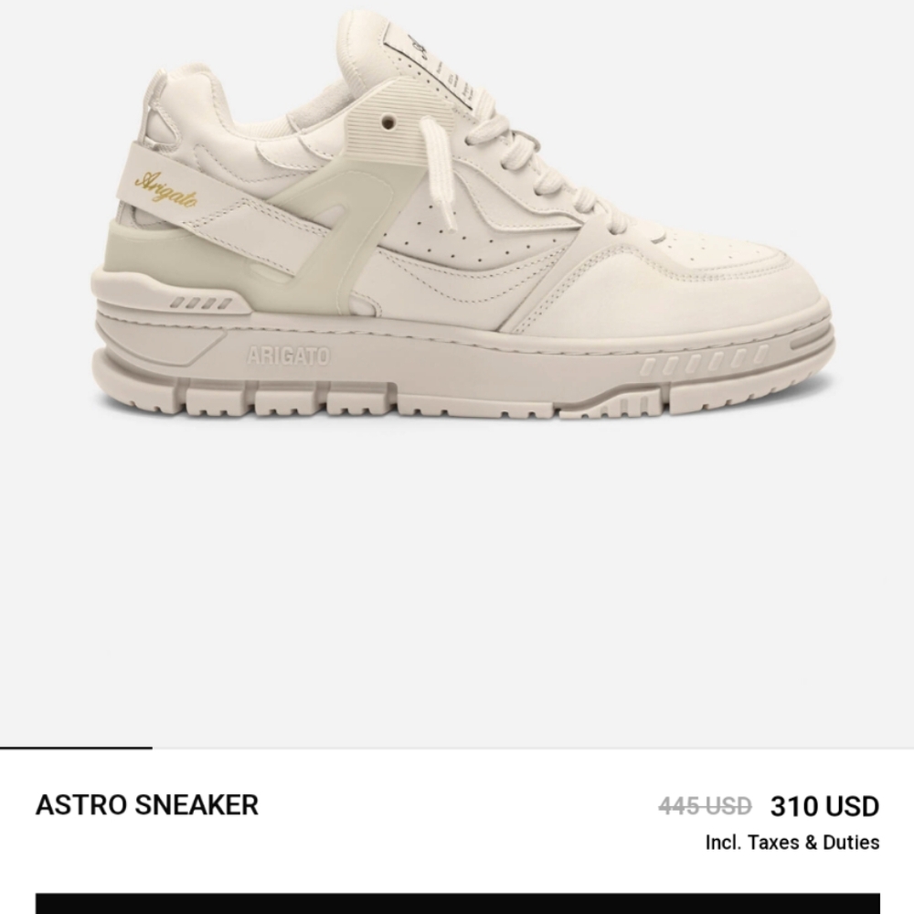 Mint condition Axel Arigato Astro sneakers, cream color
